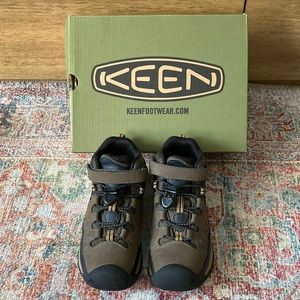 Kids Keen Targhee Mid Waterproof Hiking Boots 12